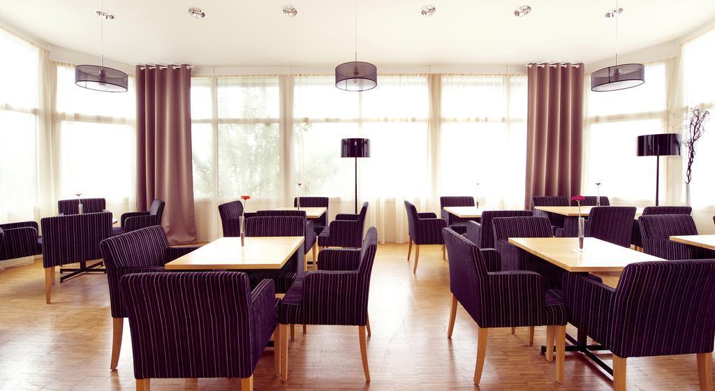 Home Hotel Bilan Карлстад Екстериор снимка