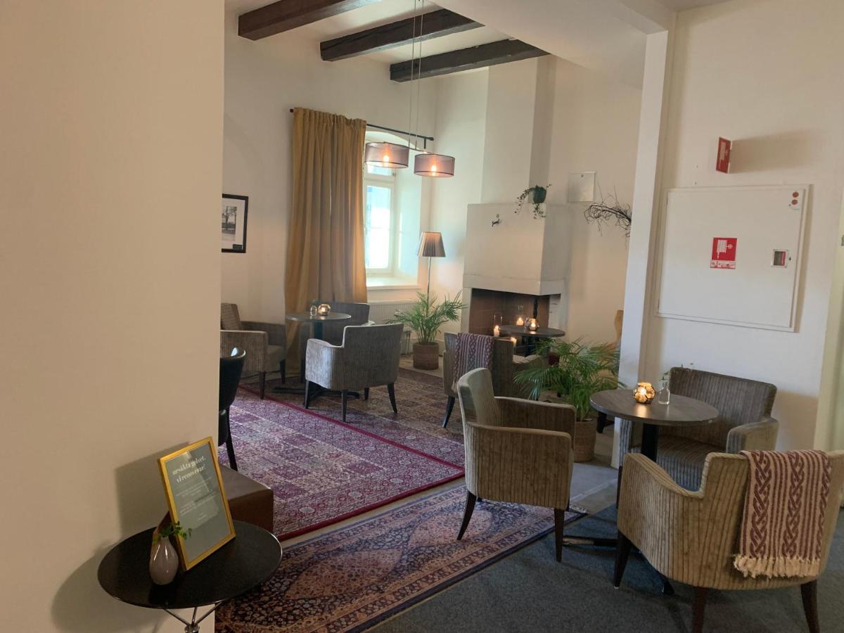 Home Hotel Bilan Карлстад Екстериор снимка
