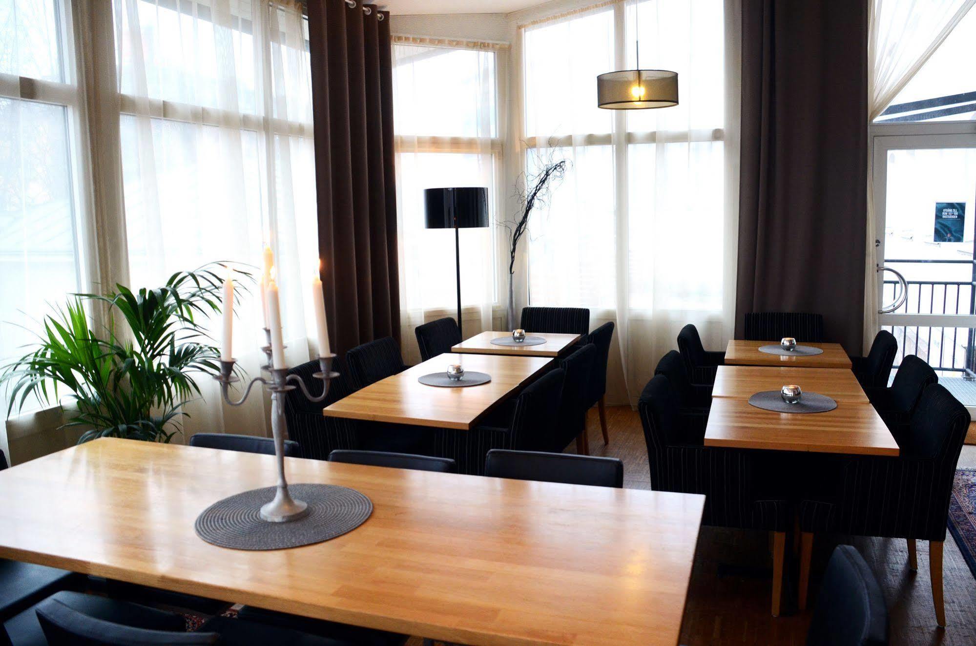 Home Hotel Bilan Карлстад Екстериор снимка