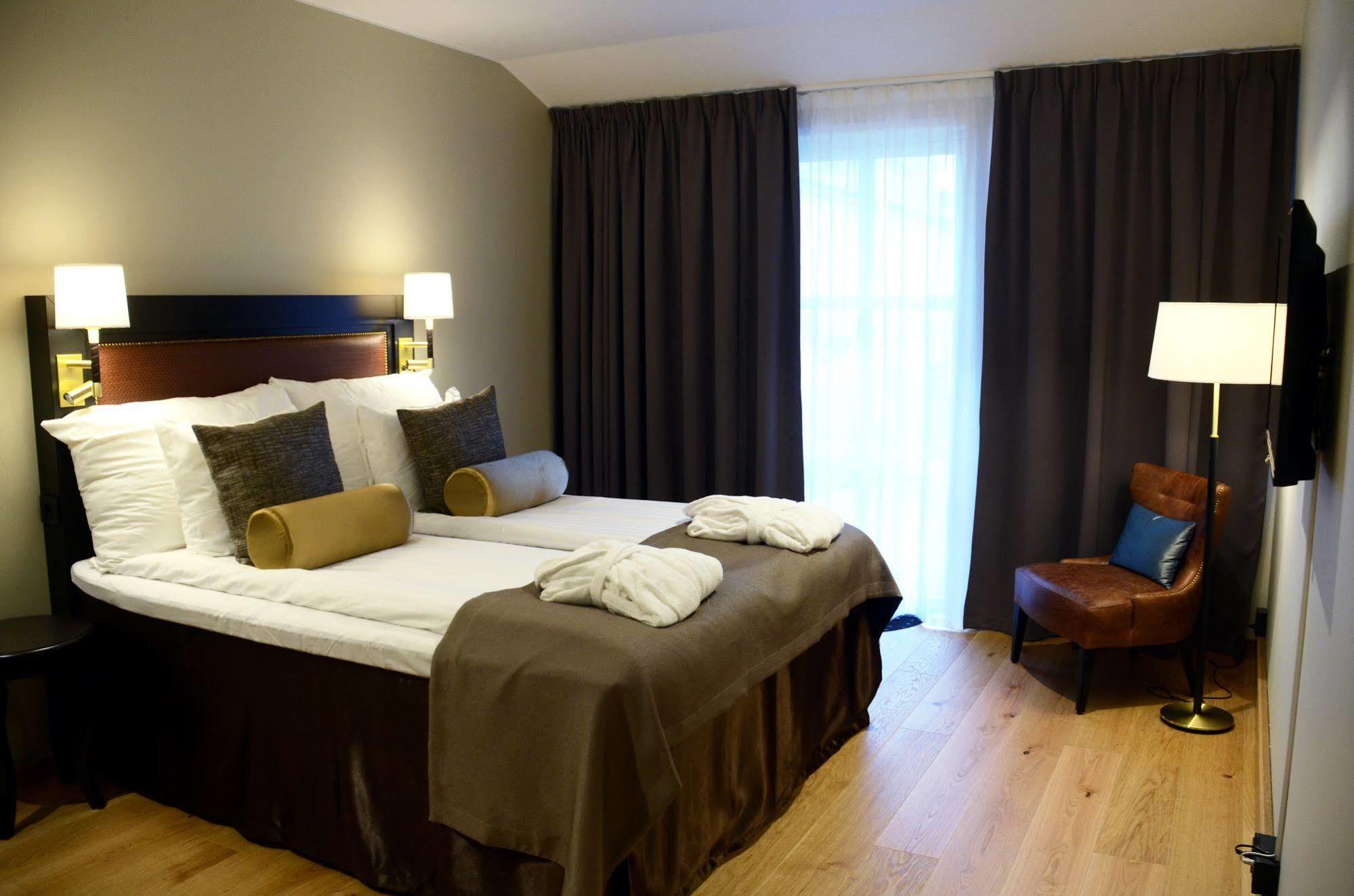 Home Hotel Bilan Карлстад Екстериор снимка