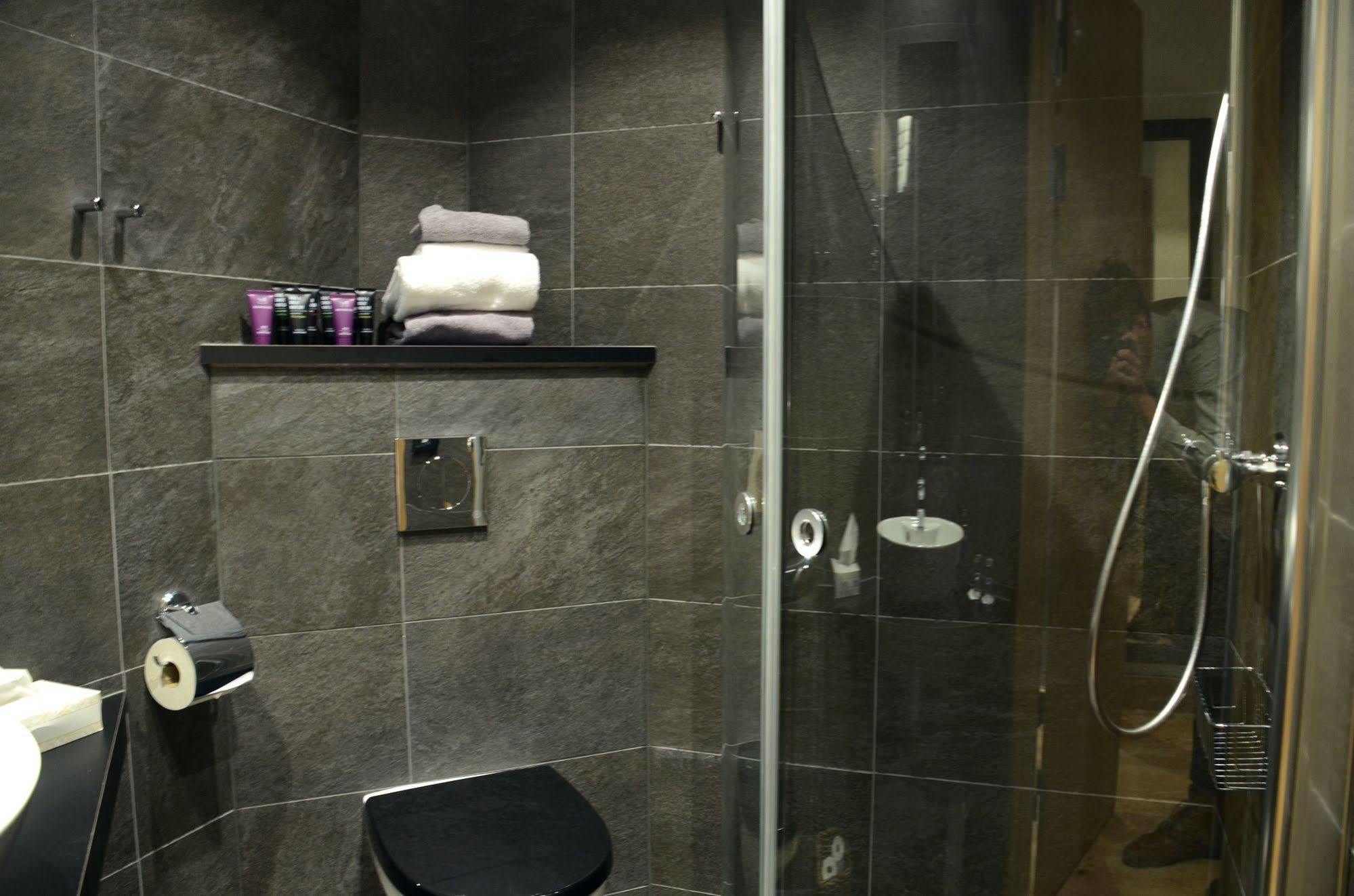 Home Hotel Bilan Карлстад Екстериор снимка