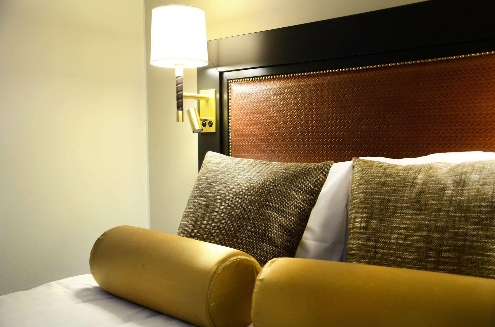 Home Hotel Bilan Карлстад Екстериор снимка