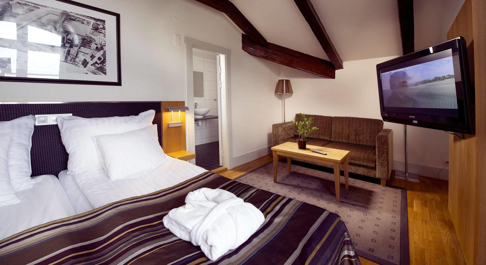 Home Hotel Bilan Карлстад Екстериор снимка